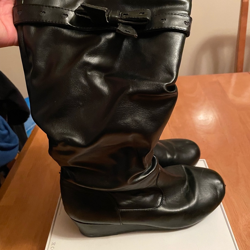 Girls black boots